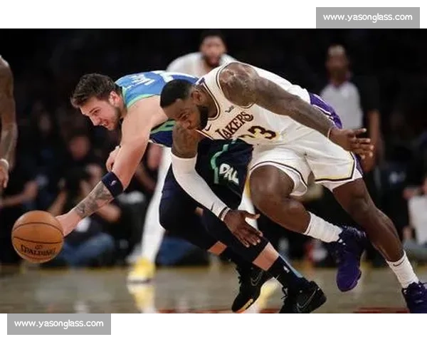 湖人对决热火历史战绩解析东西强队巅峰碰撞前瞻赛季走势全面解读